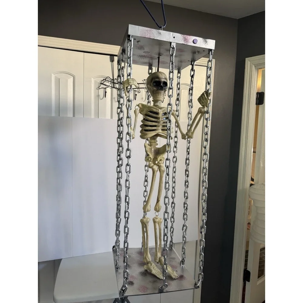 VTG Gemmy Skeleton Hanging Animated Caged Screaming Motion & Sound Activated 36